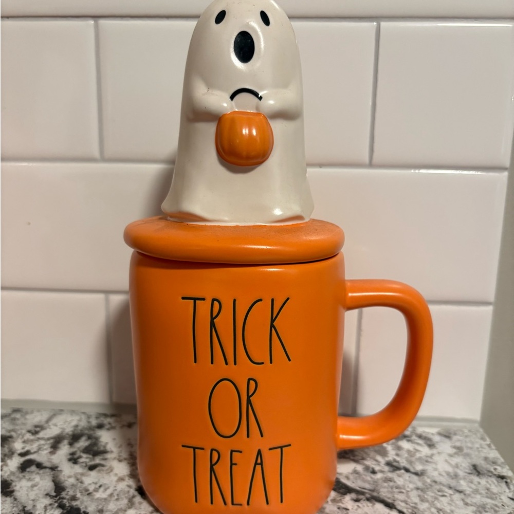 Rae Dunn “Trick Or Treat” Mug With Ghost Lid